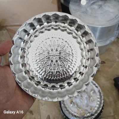 سینی نقش دار و ساده استیل